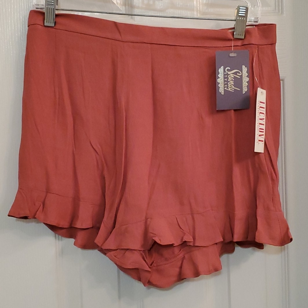 Lucy Love ruffled shorts